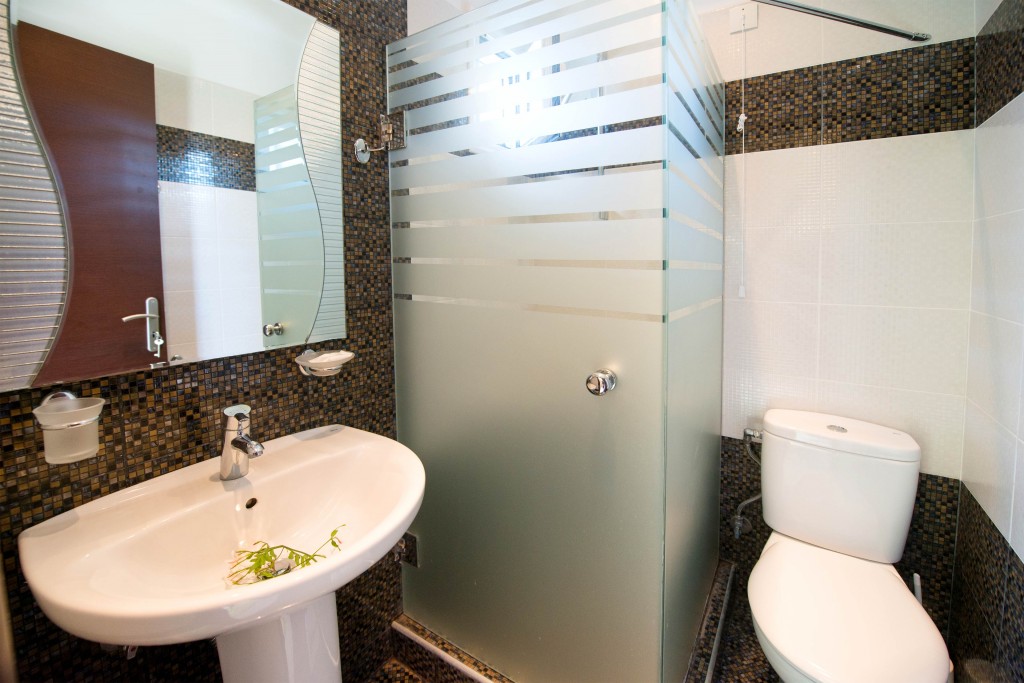 Christina studio bathroom.jpg