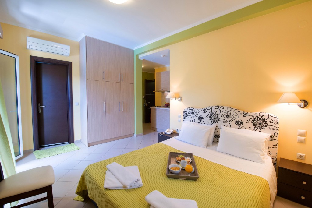 Christina studio elegance apartment 1.jpg