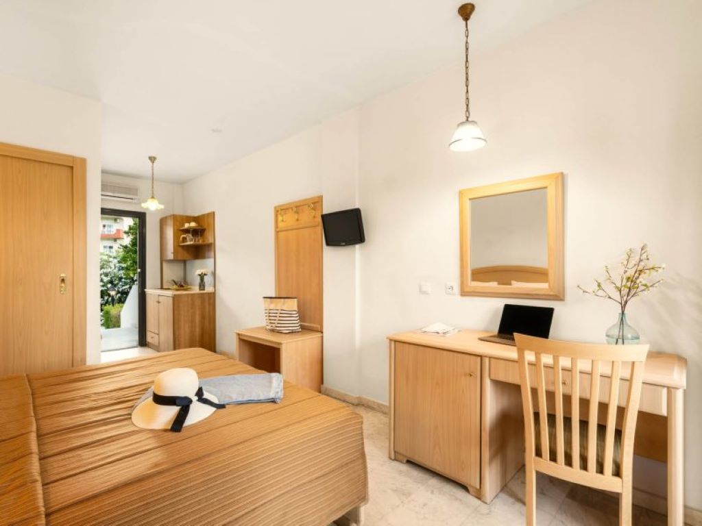Chrousso Village Hotel-Studio.jpg