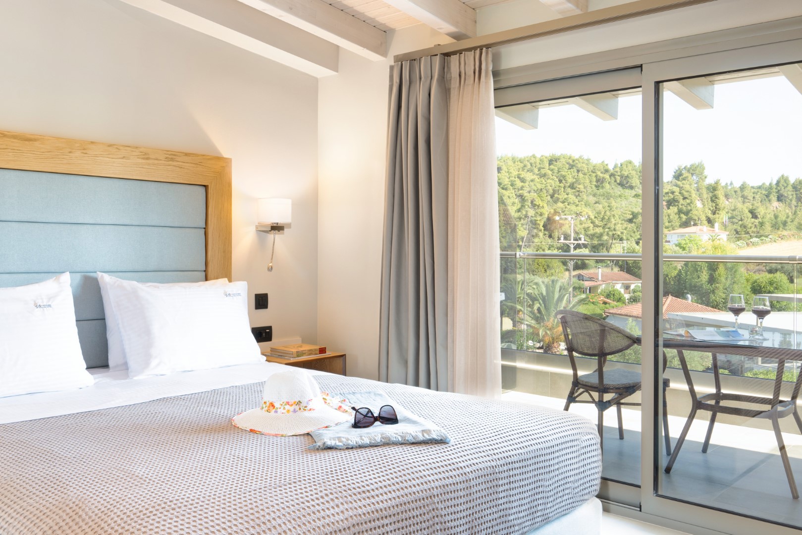 Chrousso Village Hotel-Superior renovirana soba.jpg