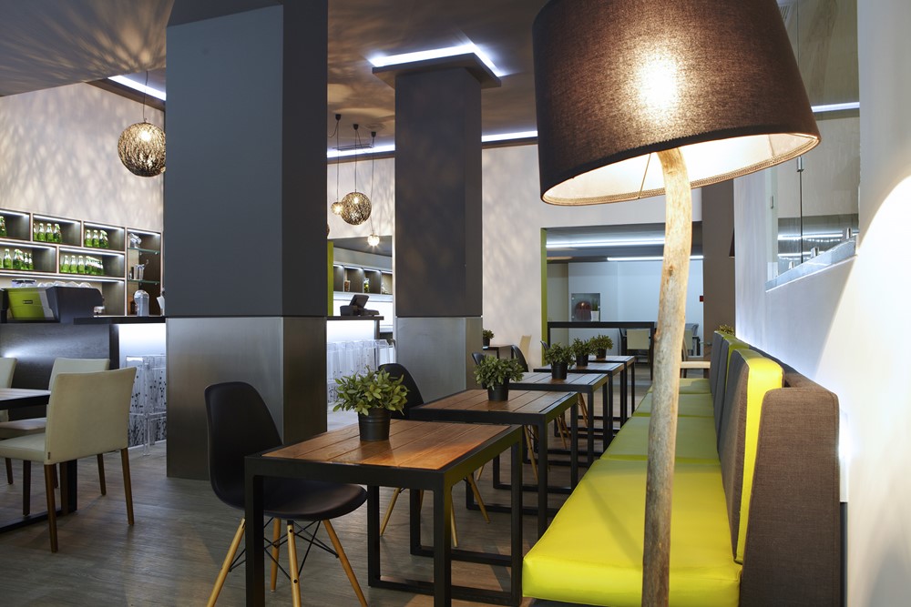 Hotel City Green bar 1.jpg