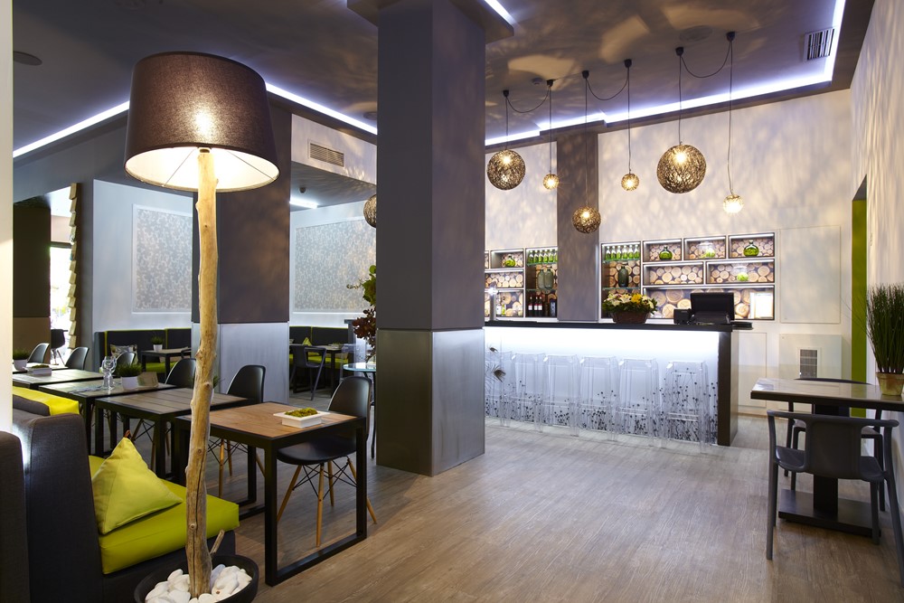 Hotel City Green bar.jpg
