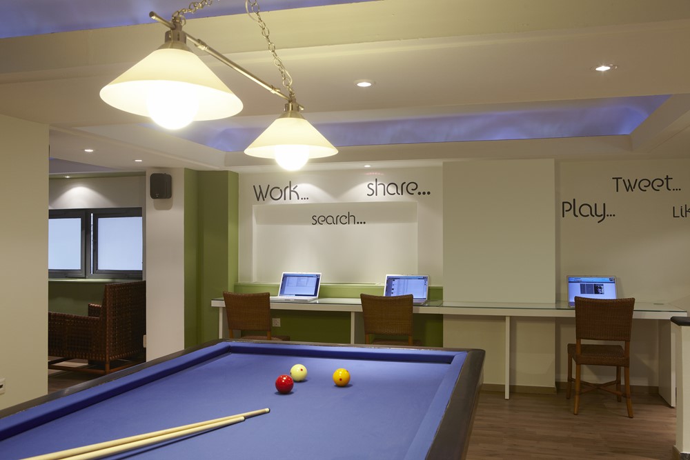 Hotel City internet corner.jpg