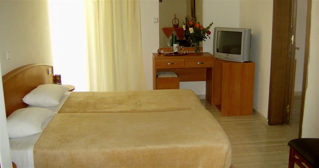 Hotel Cleopatra double room 1.jpg