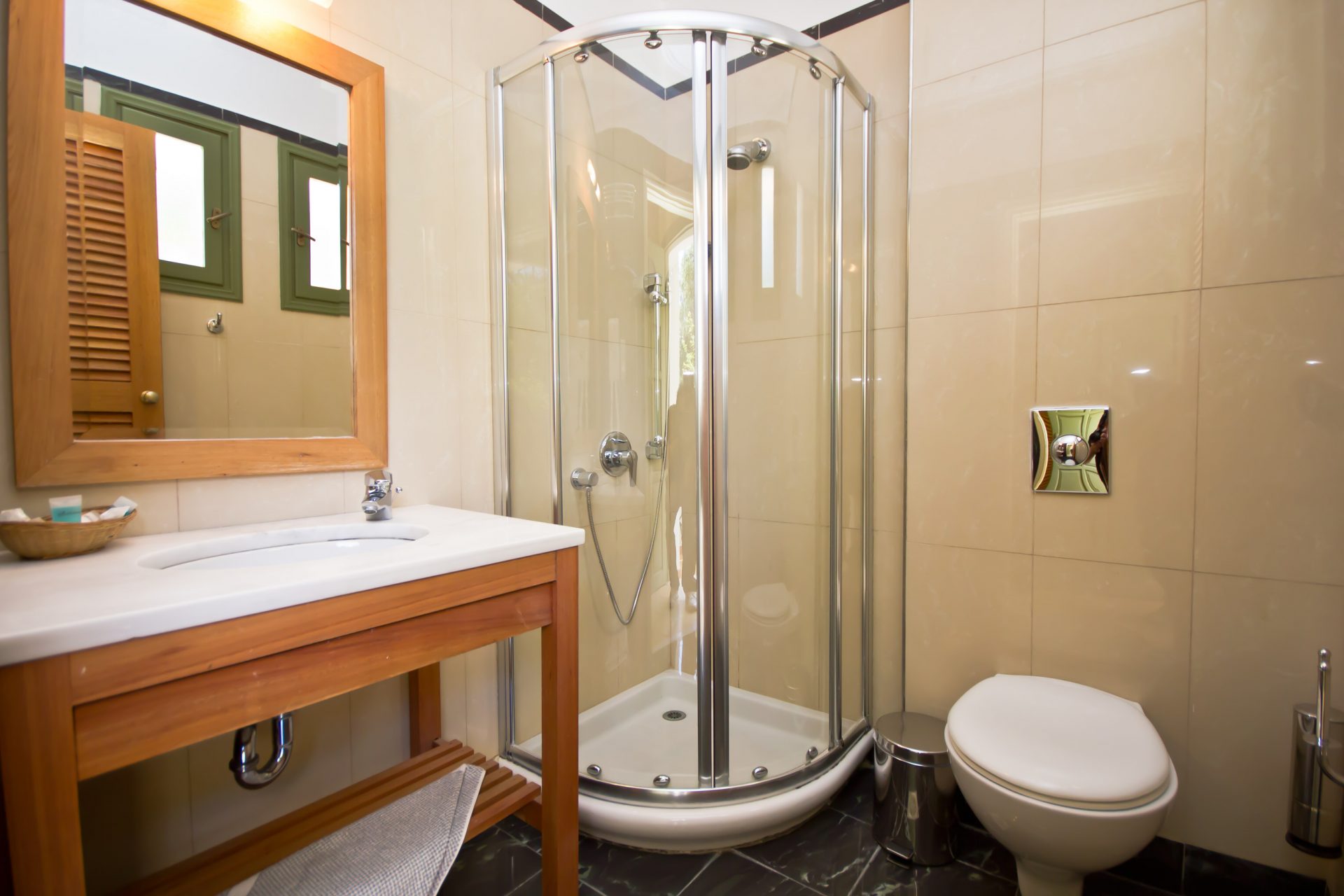 Hotel Cleopatra Beach bathroom.jpg