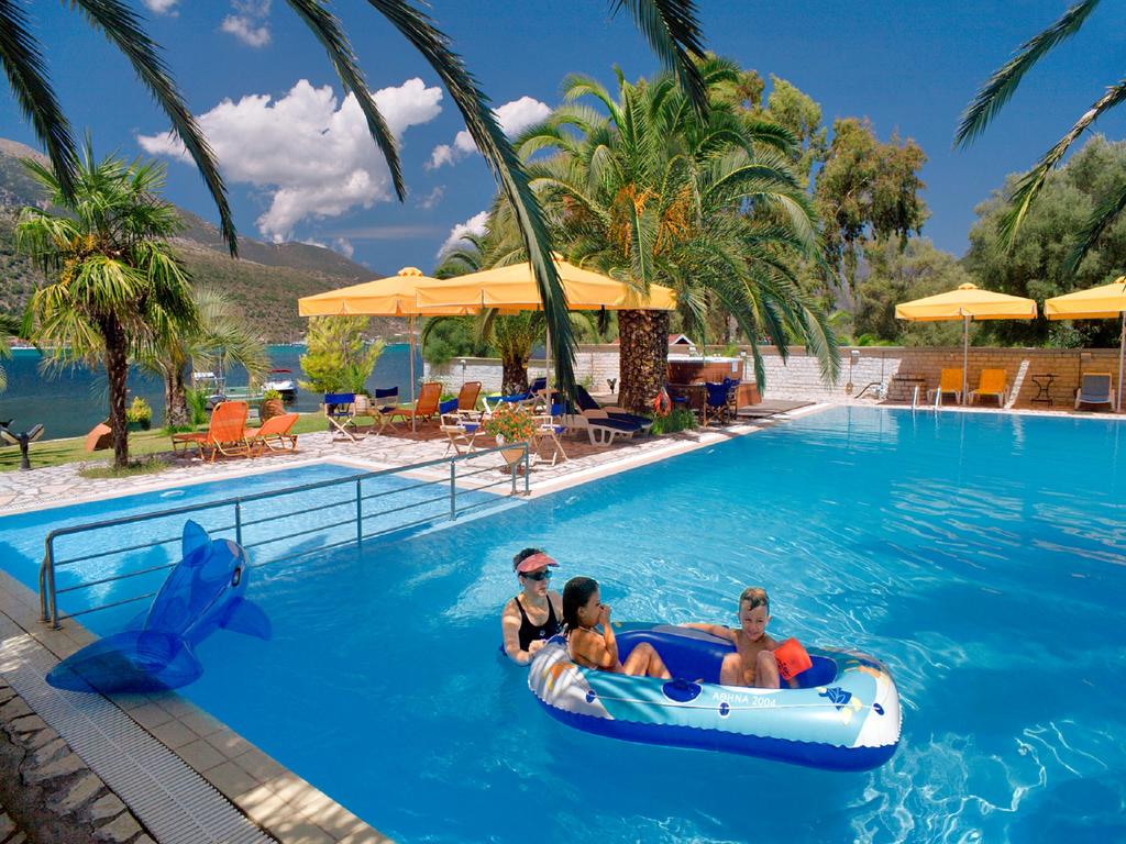 Hotel Cleopatra Beach pool 1.jpg