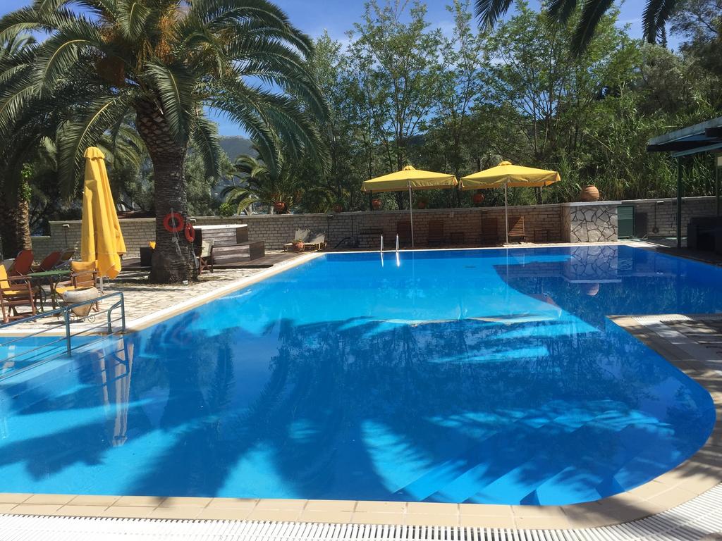 Hotel Cleopatra Beach pool 2.jpg