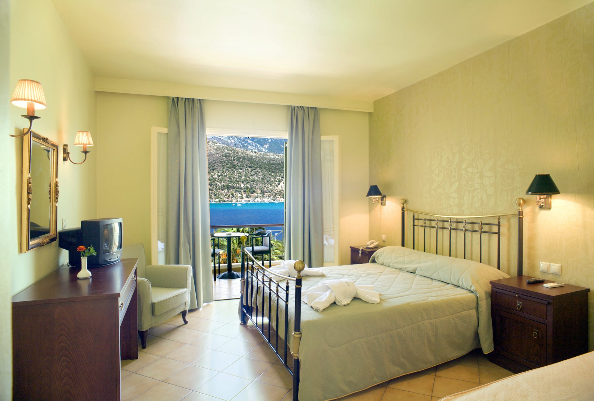 Hotel Cleopatra Beach triple room 2.jpg