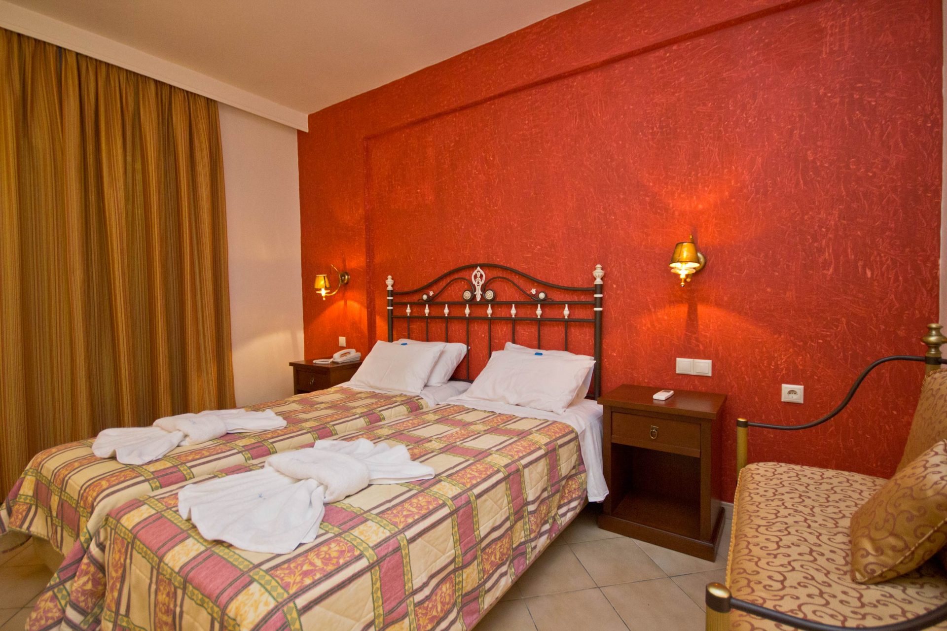 Hotel Cleopatra Beach twin room 1.jpg