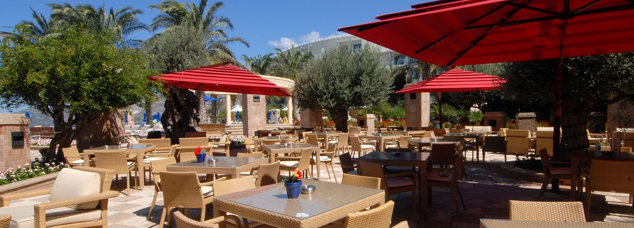 Club Hotel Loutraki-Bar pored bazena.jpg