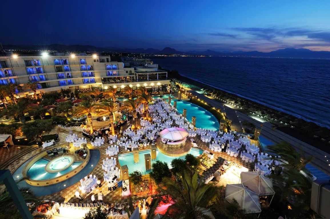 Club Hotel Loutraki-Hotel nocu.jpg