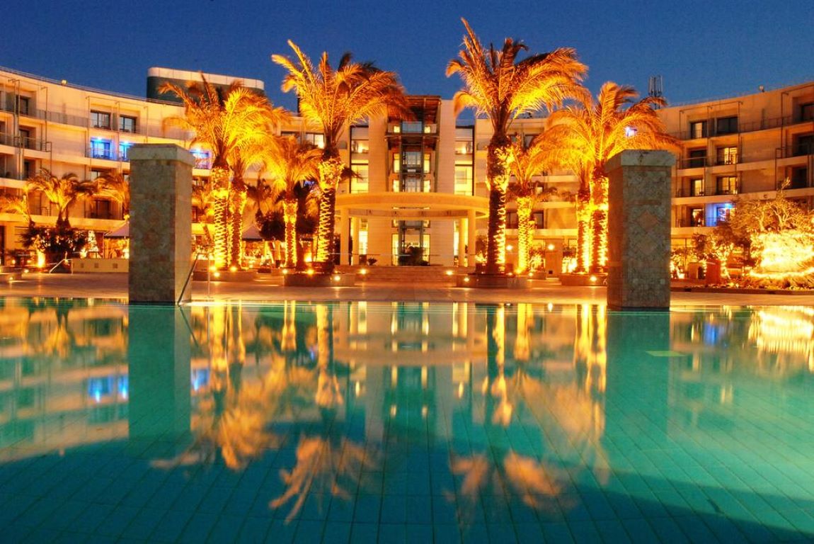 Club Hotel Loutraki-Nocni izgled.jpg