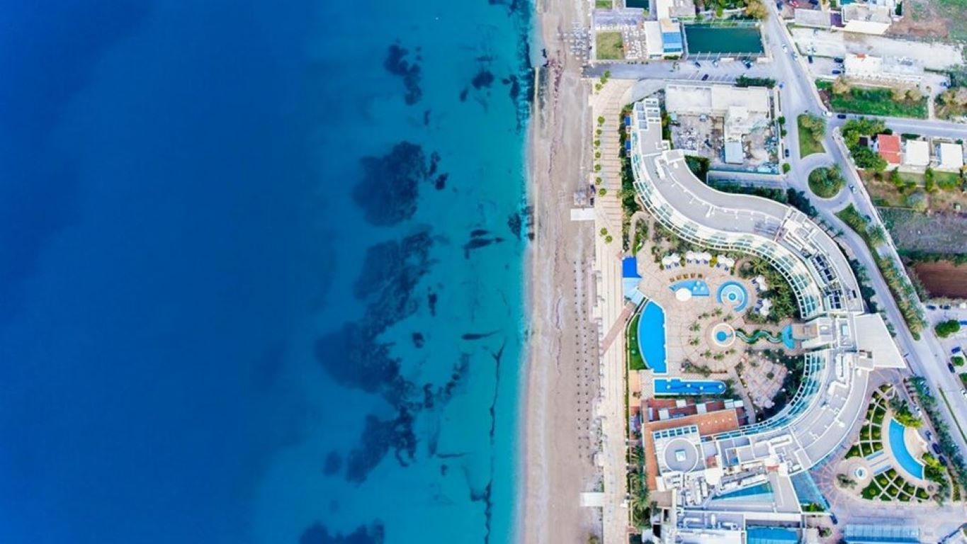 Club Hotel Loutraki-Plaza.jpg