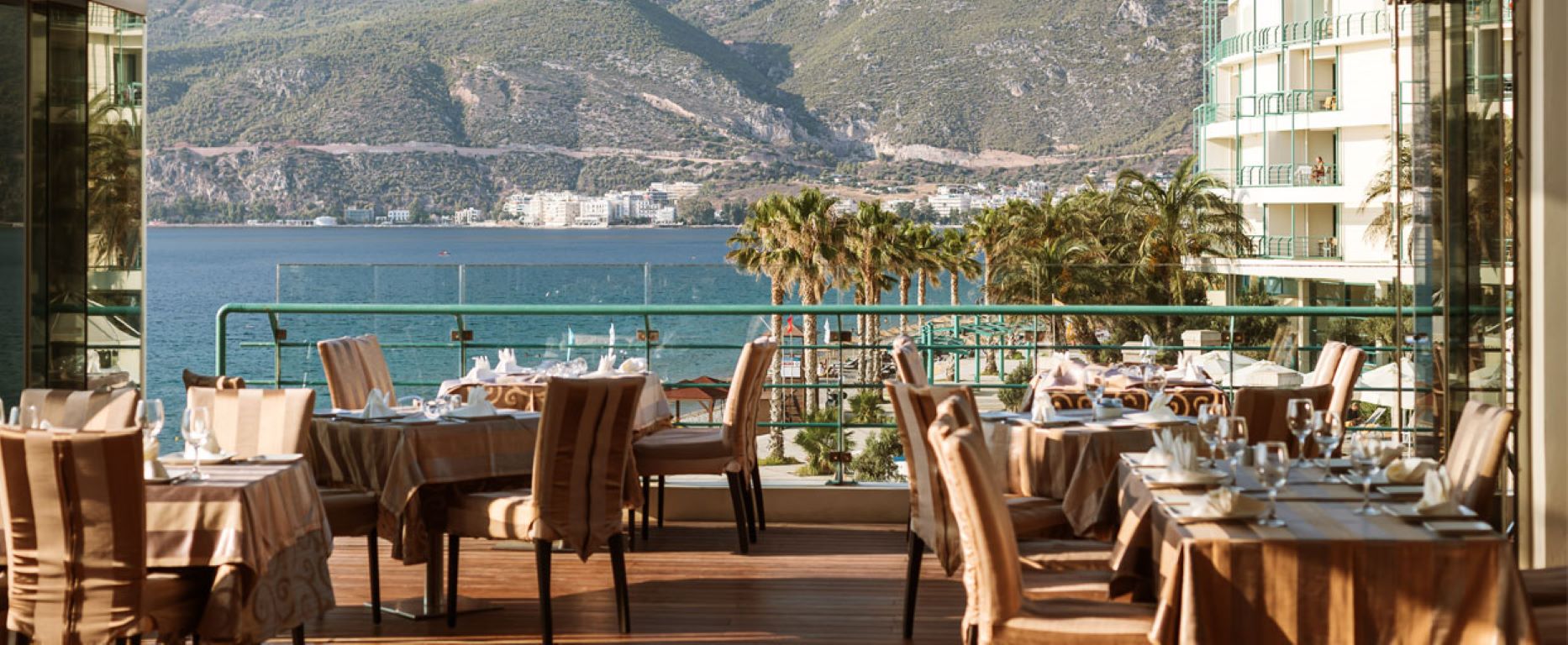 Club Hotel Loutraki-Terasa restorana.jpg
