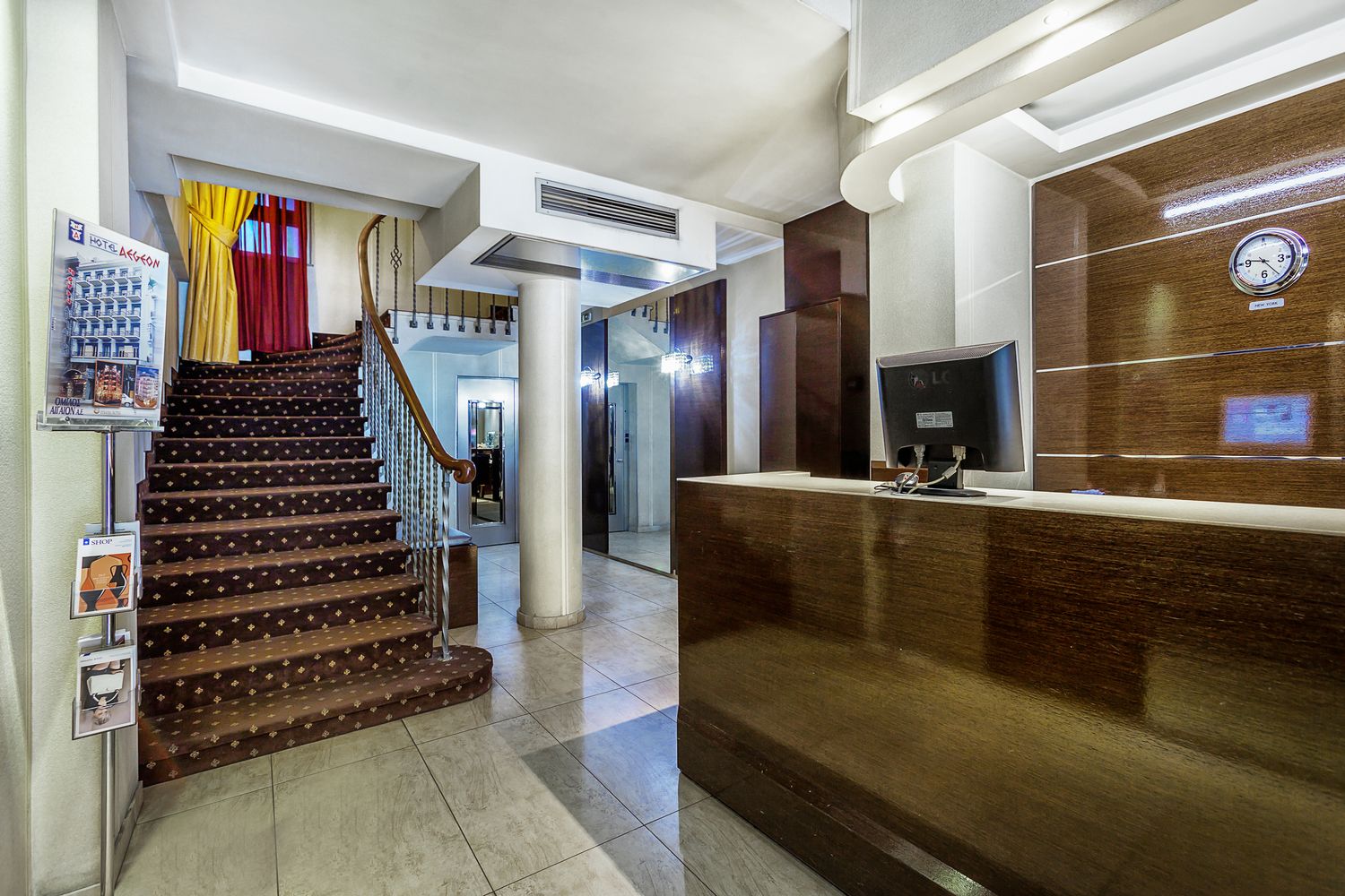 Hotel Aegeon reception.jpg
