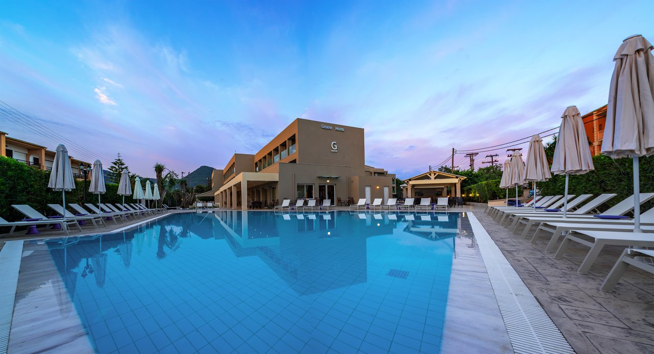 Hotel CNIC Gemini pool.jpg
