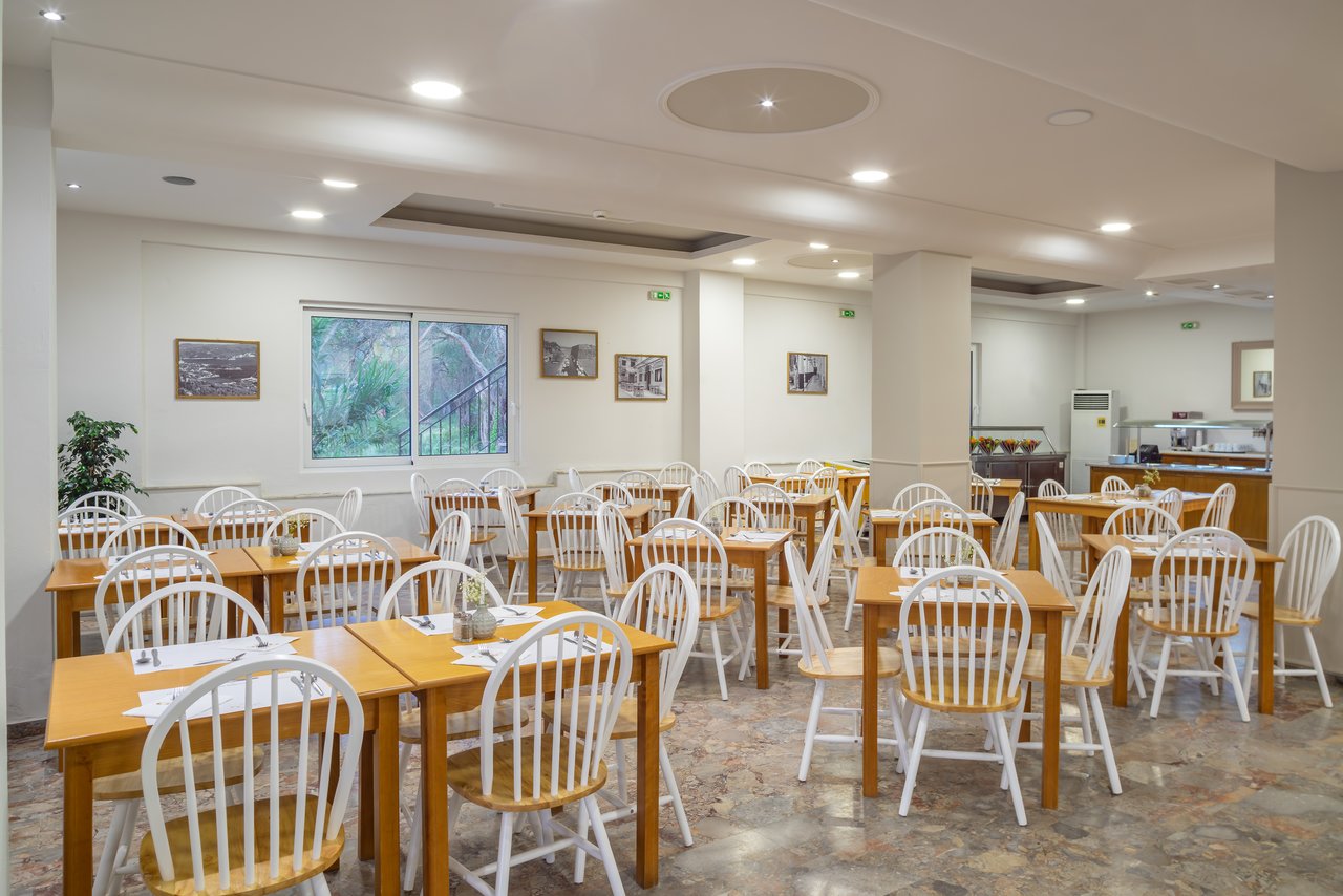 Hotel CNIC Gemini restaurant.jpg