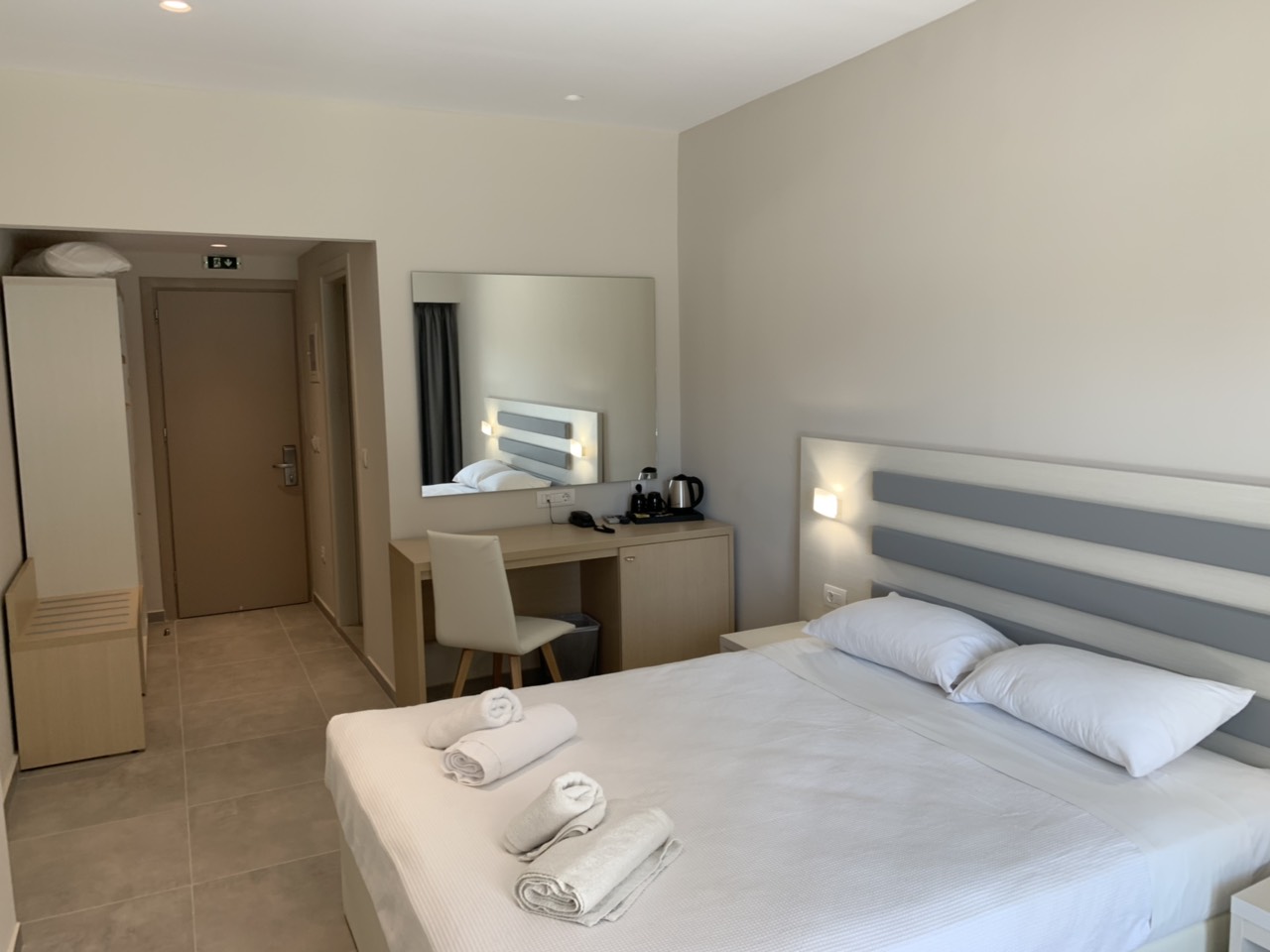 Hotel CNIC Gemini triple room 1.jpg