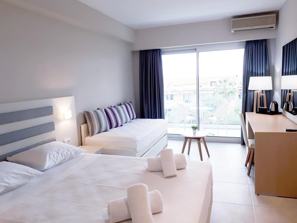 Hotel CNIC Gemini triple room.jpg