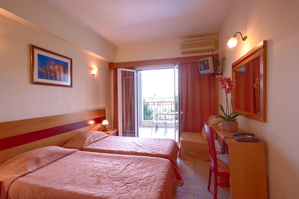 Hotel CNIC Hellinis double room.jpg