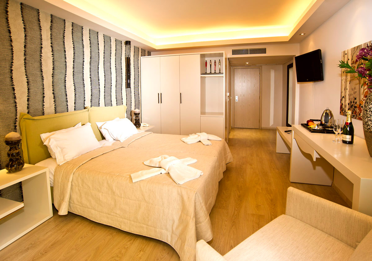 Hotel Congo Palace executive double sea view room 1.jpg