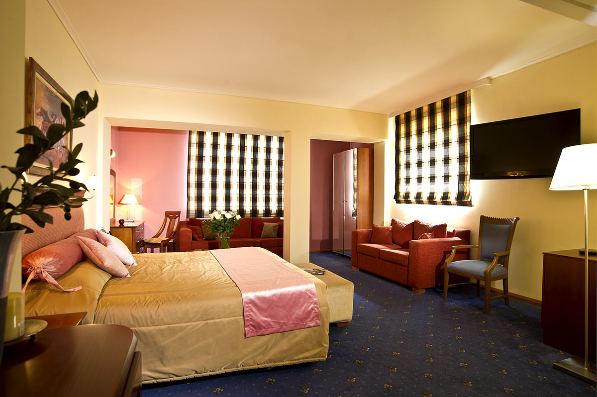 Hotel Congo Palace junior suite 1.jpg