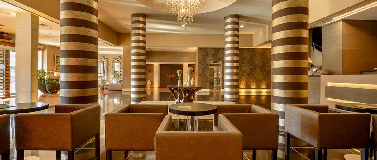 Hotel Congo Palace lobby bar.jpg