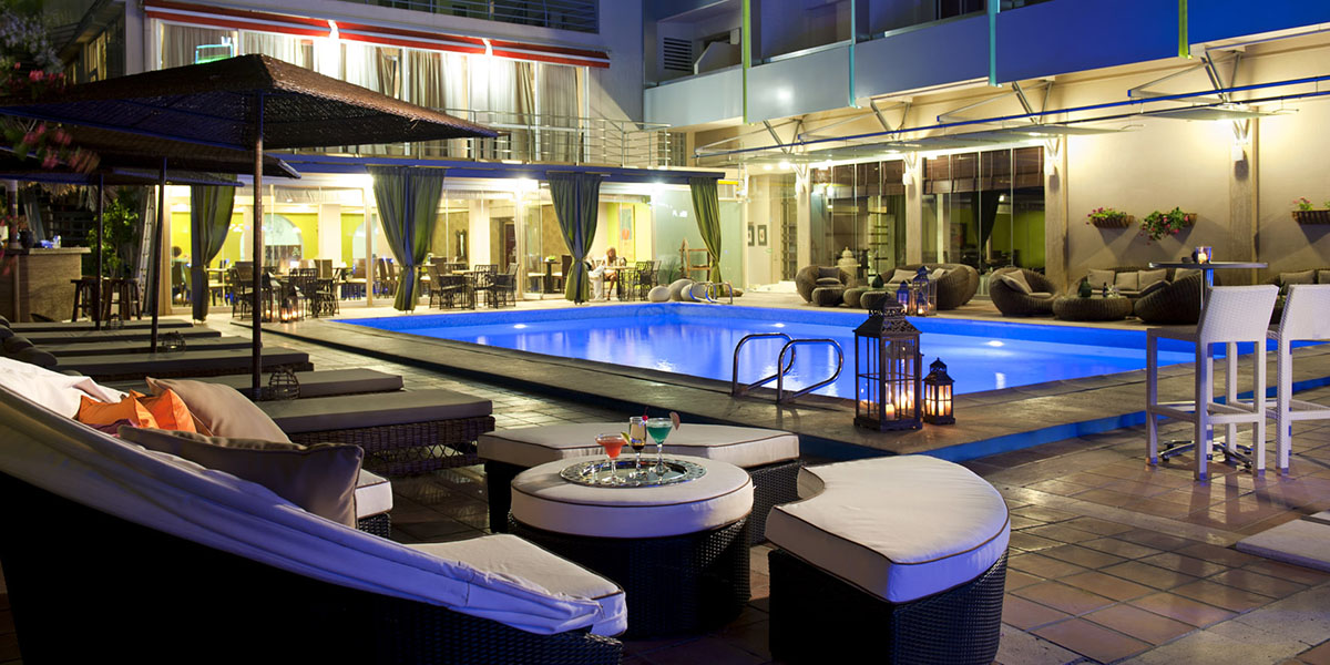 Hotel Congo Palace pool bar.jpg