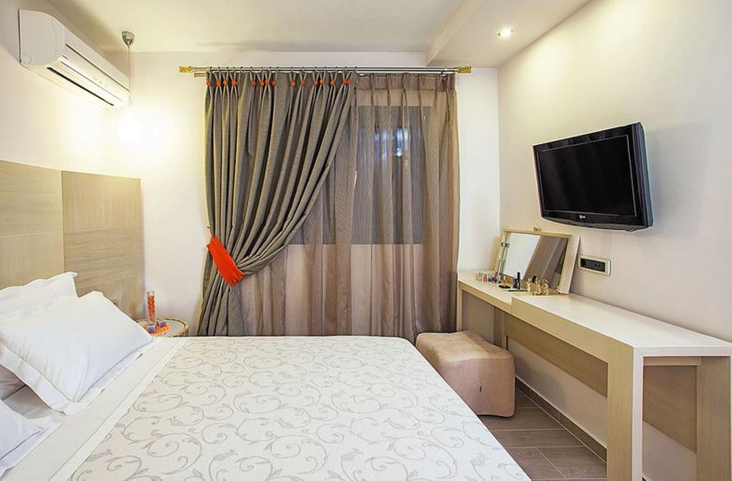 Hotel Core Boutique superior double room 1.jpg