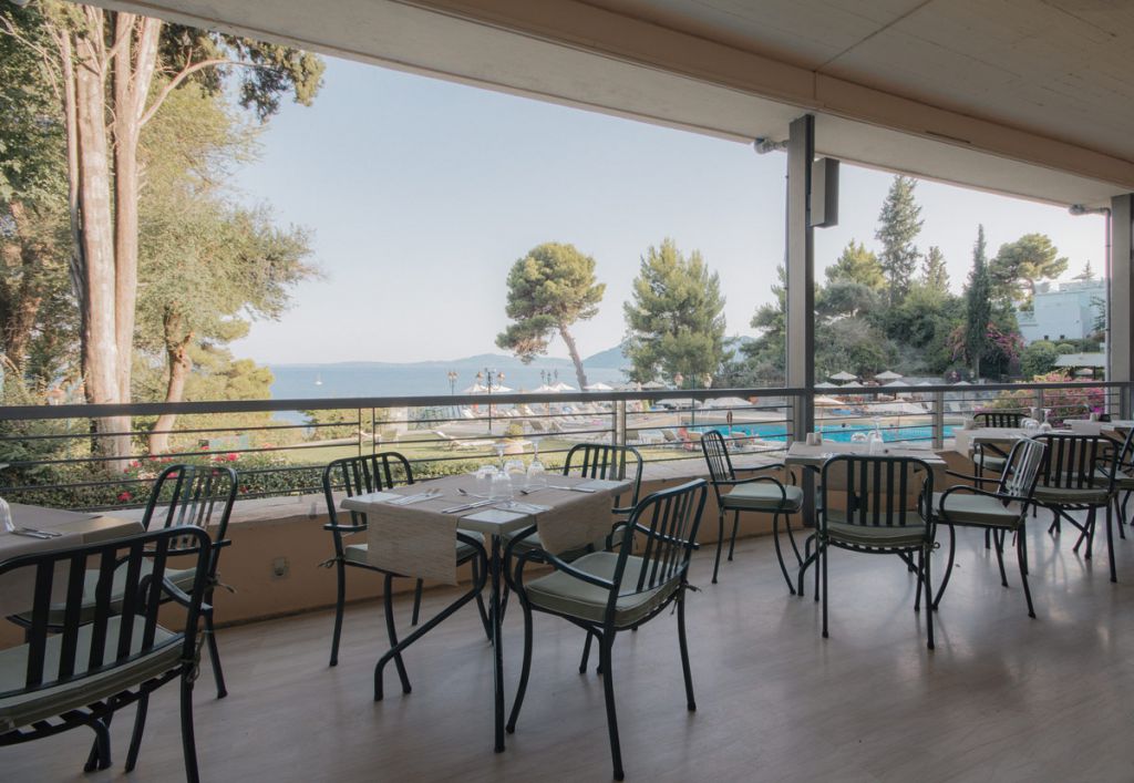 Corfu holiday palace hotel pansionski restoran.jpg