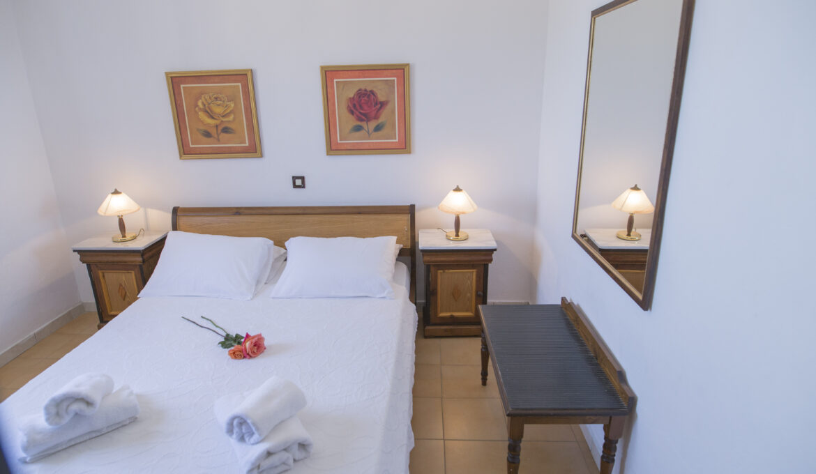 Corfu Aquamarine (ex. Residence) hotel standard soba.jpg
