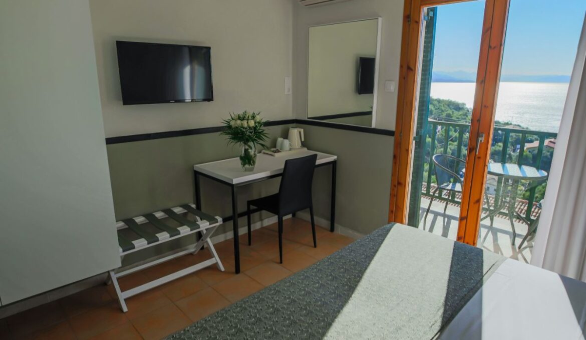 Corfu Aquamarine (ex. Residence) hotel superior soba.jpg