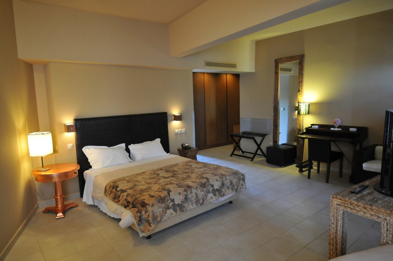 Hotel Aegeon Beach junior suite.jpg
