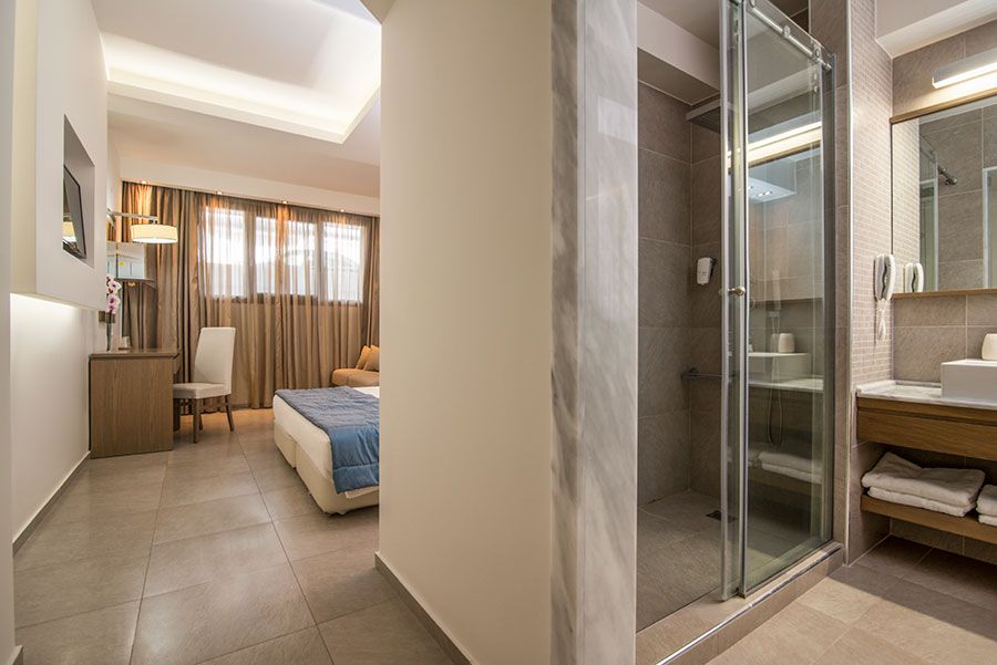 Cosmopolitan hotel _ spa economy soba .jpg