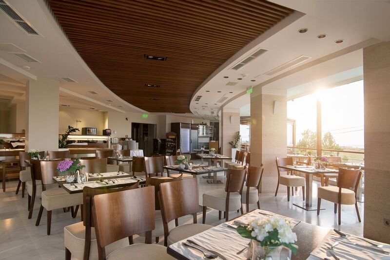 Cosmopolitan hotel _ spa pansionski restoran.jpg
