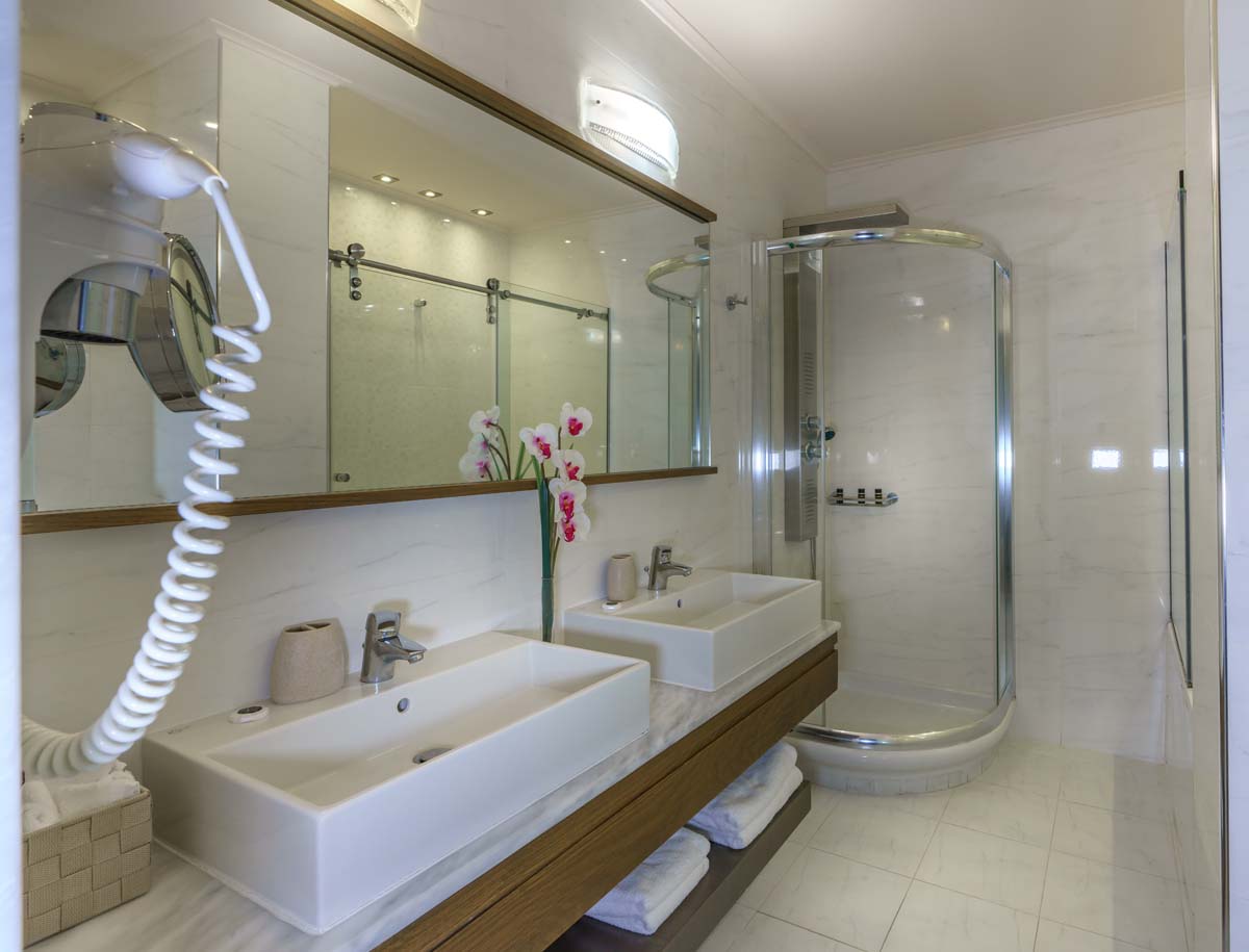 Cosmopolitan hotel _ spa suite kupatilo.jpg