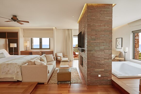 Hotel Costa Navarino Romanos Royal villa Methoni 1.jpg