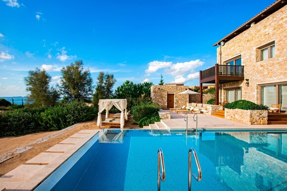 Hotel Costa Navarino Romanos Royal villa Methoni 2.jpg