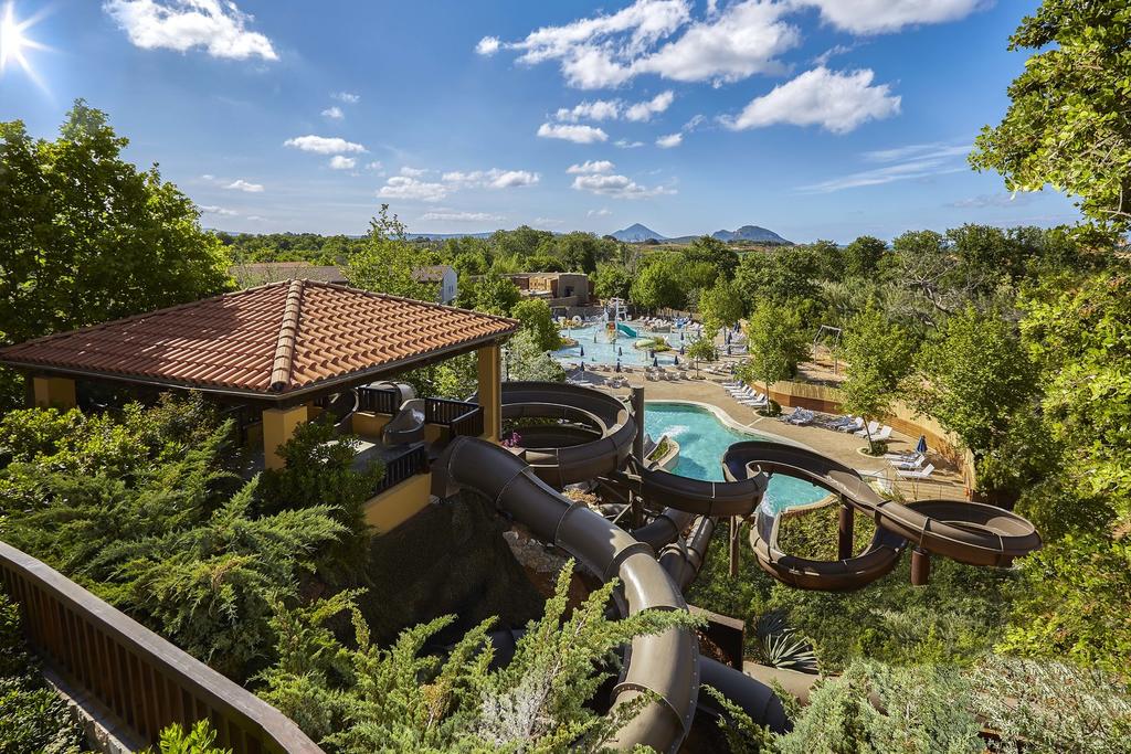 Hotel Costa Navarino Romanos aqua park.jpg