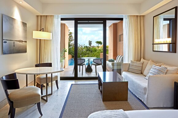 Hotel Costa Navarino Romanos infinity room.jpg