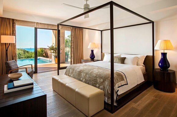 Hotel Costa Navarino Romanos master infinity villa 1.jpg