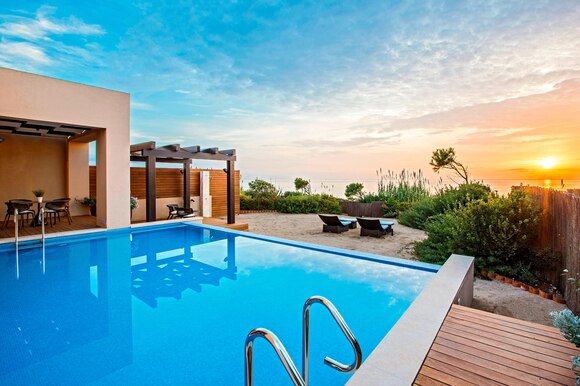 Hotel Costa Navarino Romanos master infinity villa.jpg