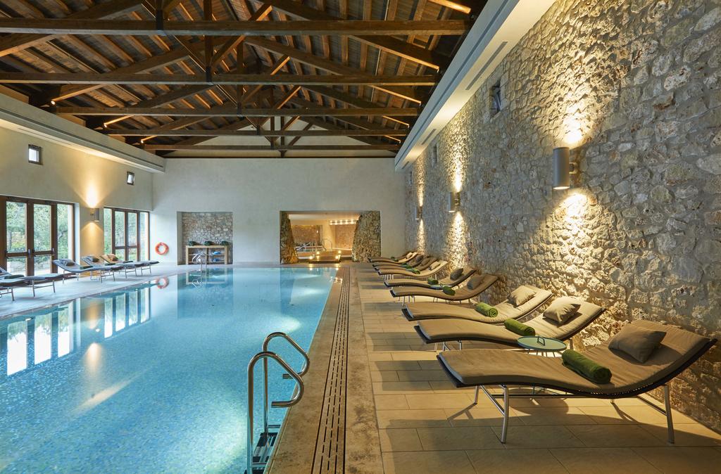 Hotel Costa Navarino Romanos spa.jpg