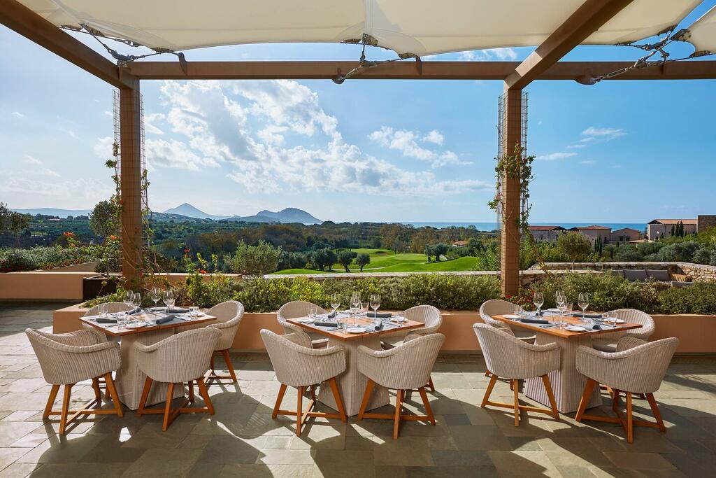 Hotel Costa Navarino Romanos restaurant.jpg
