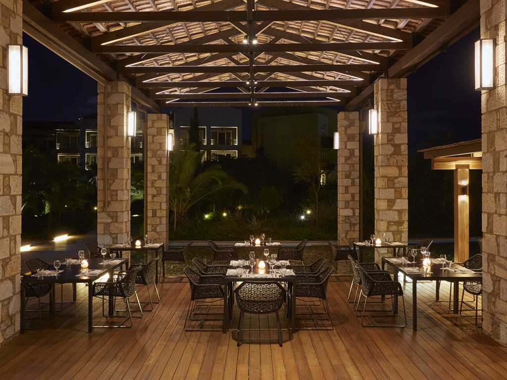 Hotel Costa Navarino Westin restaurant.jpeg