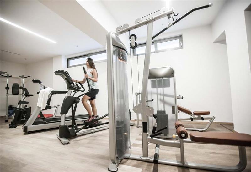 Hotel Cronwell Sermilia gym.jpg