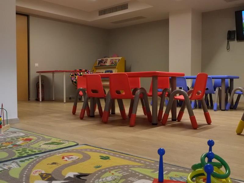 Hotel Cronwell Sermilia kids playroom.jpg