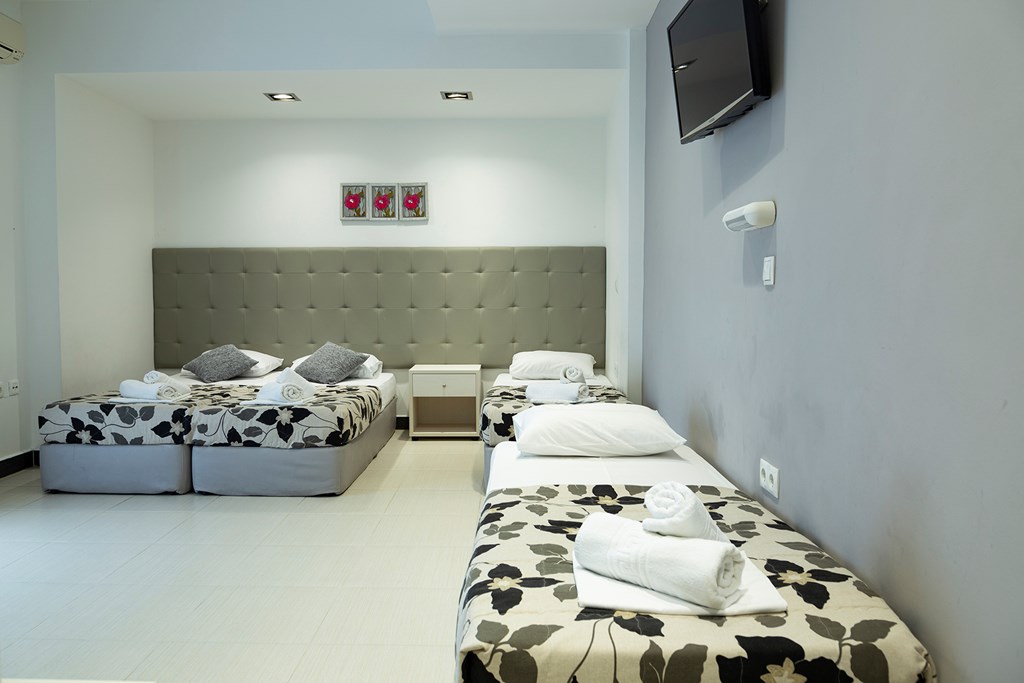 Hotel Dafni Plus quadruple room.jpg