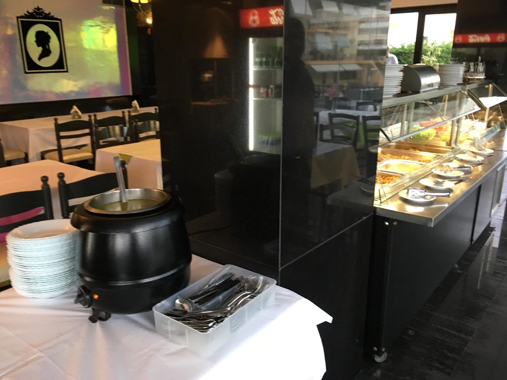 Hotel Dafni Plus restaurant.jpg