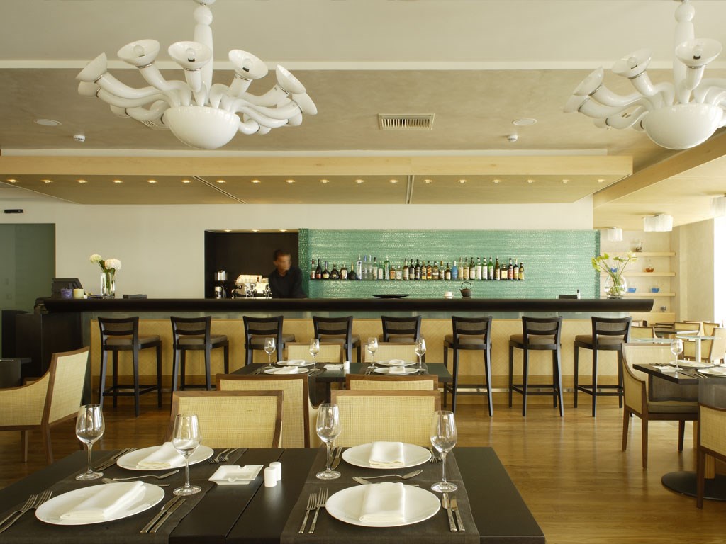 Hotel Daios Luxury Living bar 1.jpeg